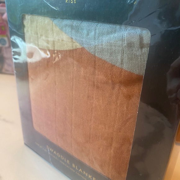 NWOT Clementine Kids Sunset Baby Swaddle - Picture 1 of 2